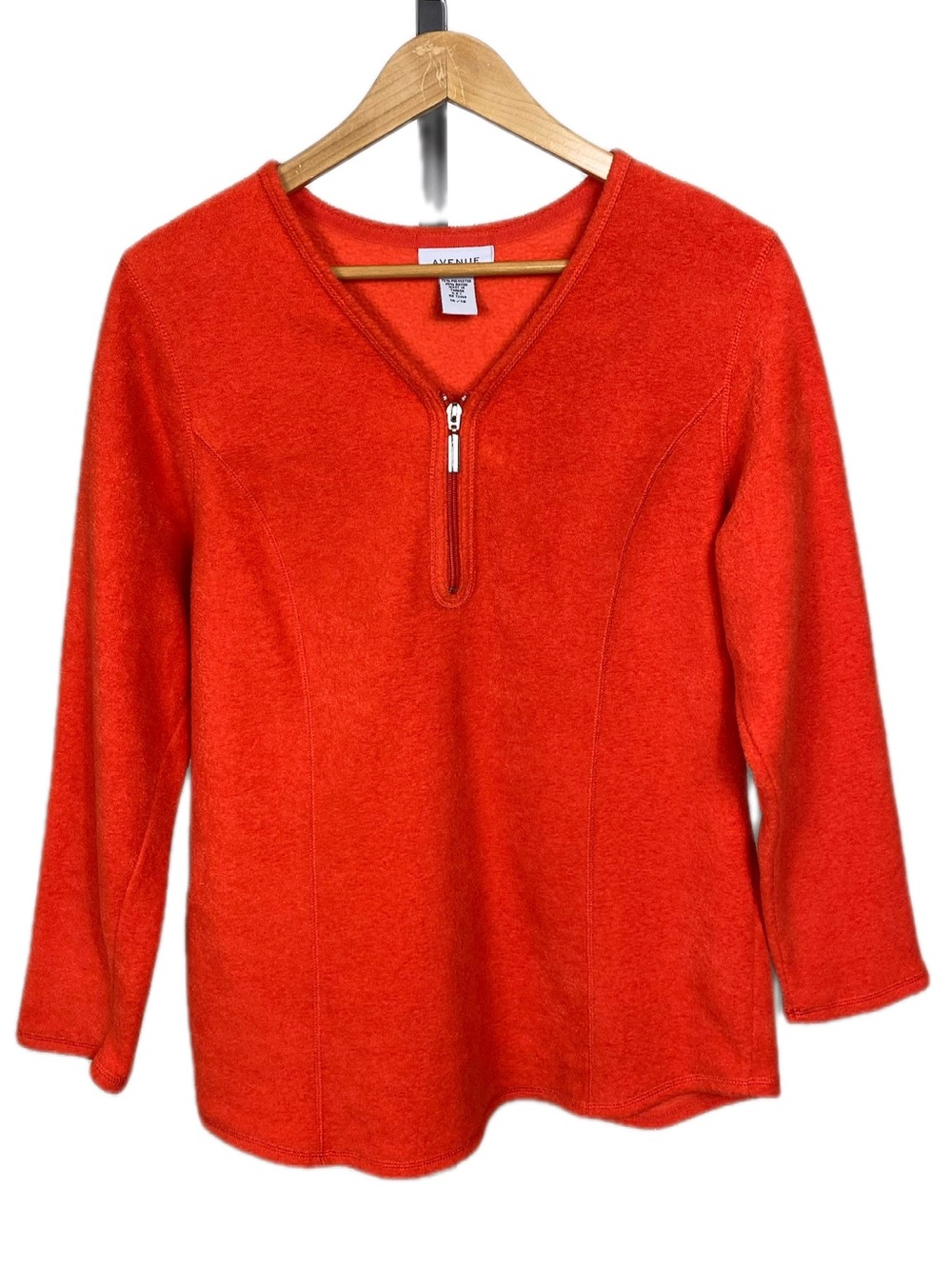 Avenue Orange Pullover Top Women’s Size 14/16 Zip Neck Soft Knit Sweater